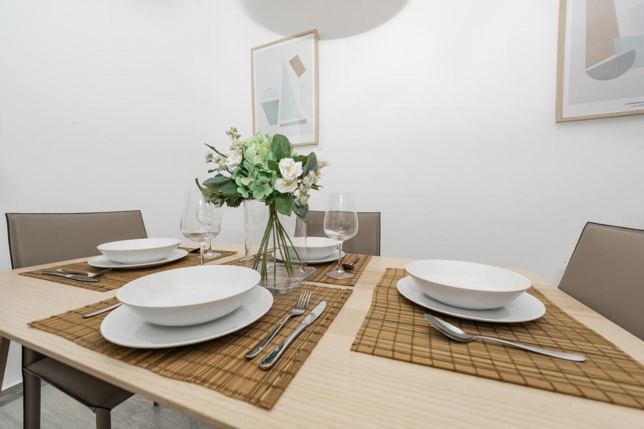 Apartamento Ferrandiz Malaga Bagian luar foto